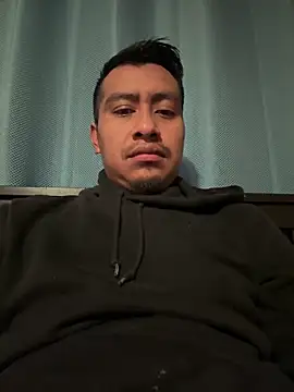 Snapshot of juniorl1 chatting on 12.16.25 juniorl1 online show from 12.16.25