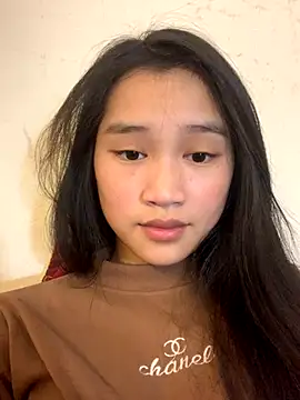 Snapshot of -Lie-06 chatting on 11.20.25 -Lie-06 online show from 11.20.25