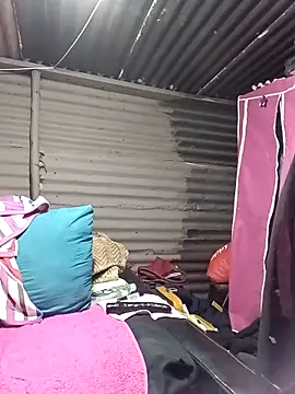 HappygalTheQueen online show from 10.21.25