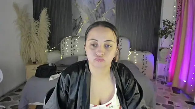 SarahCastro1  online show from 04.04.26