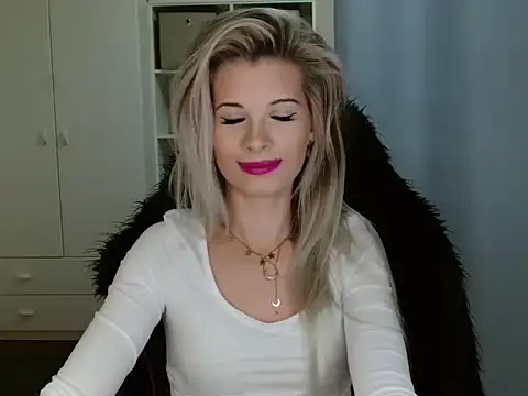 KristineGlow online show from 11.06.25