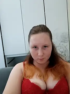 Snapshot of MiaKissy chatting on 09.20.25 MiaKissy online show from 09.20.25