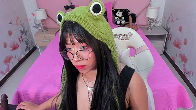 SafiroAgataaa online show from 10.26.25