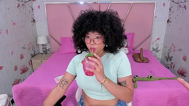 SafiroAgataaa online show from 12.21.25