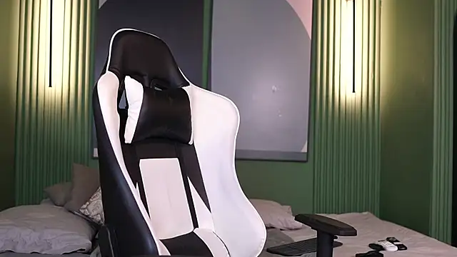 Nick Vans online show from 10.10.25