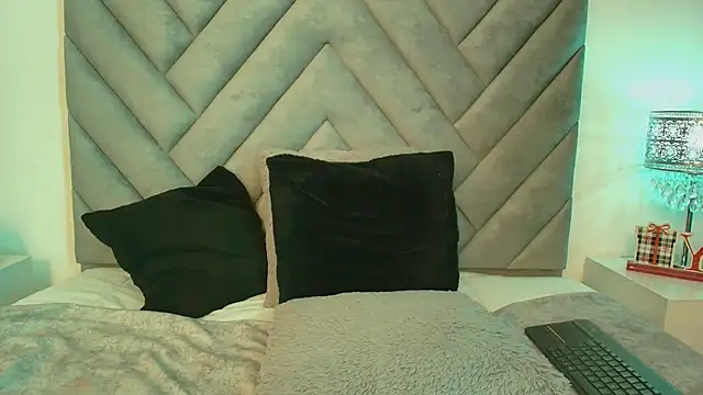 sofia owens2 online show from 11.30.25