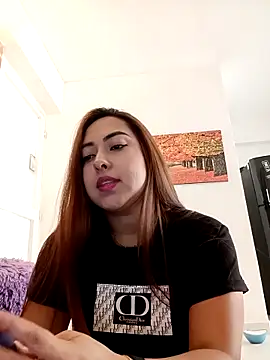 Snapshot of Tamara_valentine chatting on 09.17.25 Tamara valentine online show from 09.17.25