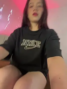 BrunnetAri  online show from 04.21.26