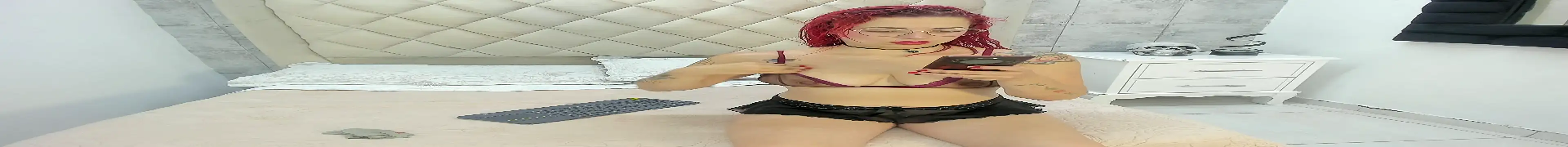 Snapshot of RoxanneStorm_ chatting on 09.22.25 RoxanneStorm online show from 09.22.25