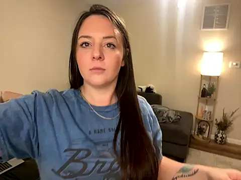 Snapshot of princessveexo chatting on 10.16.25 princessveexo online show from 10.16.25