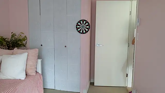 Snapshot of SirenSwitch chatting on 09.08.25 SirenSwitch online show from 09.08.25