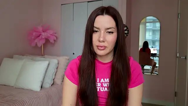 Snapshot of SirenSwitch chatting on 11.27.25 SirenSwitch online show from 11.27.25