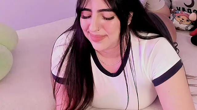 Camila Matinez  online show from 11.11.25