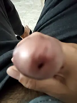 AXEL 84 online show from 10.25.25