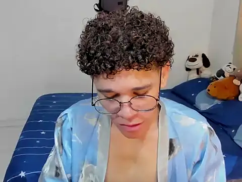 Snapshot of Tom_Blues chatting on 10.21.25 Tom Blues online show from 10.21.25