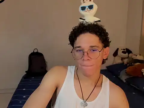 Snapshot of Tom_Blues chatting on 10.24.25 Tom Blues online show from 10.24.25