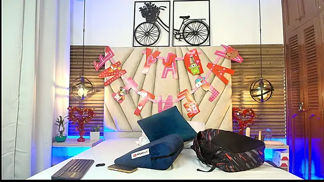 elizawiliamst online show from 09.15.25