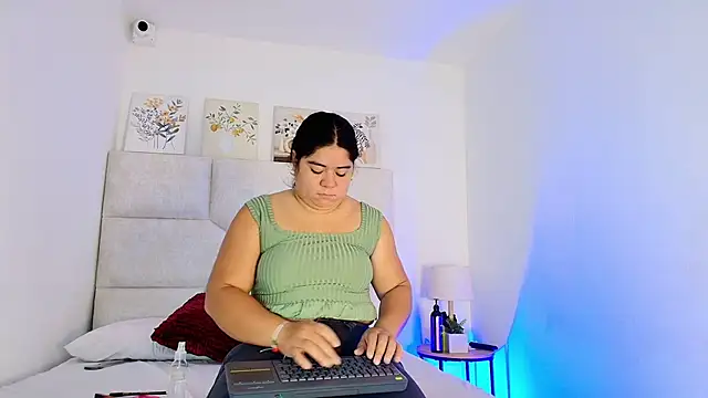 elizawiliamst online show from 05.22.26