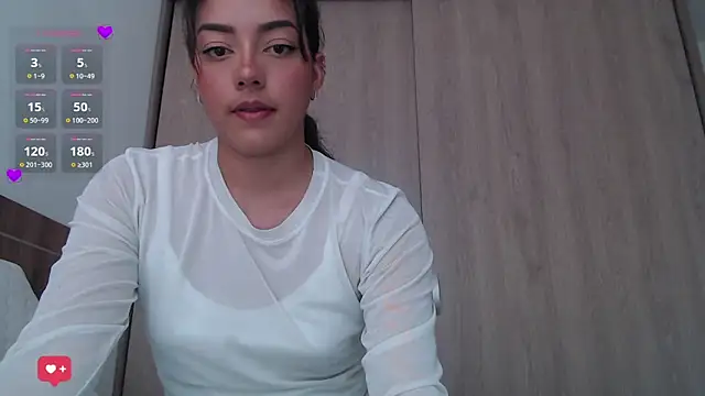 Snapshot of WendySuns_ chatting on 10.27.25 WendySuns online show from 10.27.25