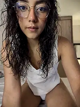 Snapshot of WendySuns_ chatting on 11.25.25 WendySuns online show from 11.25.25