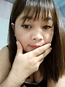 Snapshot of Lyly_nuce chatting on 10.19.25 Lyly nuce online show from 10.19.25