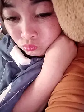 Snapshot of Lyly_nuce chatting on 11.21.25 Lyly nuce online show from 11.21.25