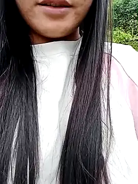 Snapshot of V-vivu-V chatting on 09.24.25 V-vivu-V online show from 09.24.25