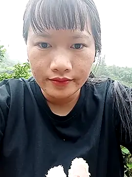 Snapshot of V-vivu-V chatting on 09.30.25 V-vivu-V online show from 09.30.25