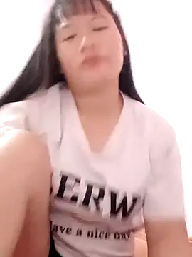 Snapshot of V-vivu-V chatting on 10.01.25 V-vivu-V online show from 10.01.25