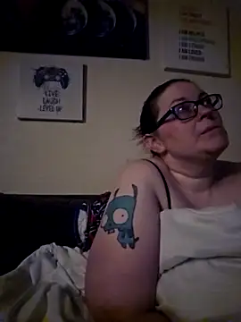 Yamiko42 online show from 04.13.26