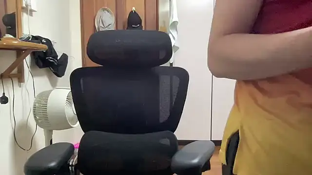 Passionatetwink2 online show from 10.17.25