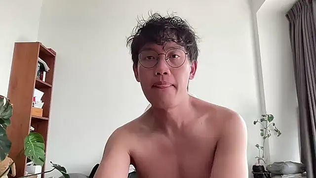 Passionatetwink2 online show from 10.26.25