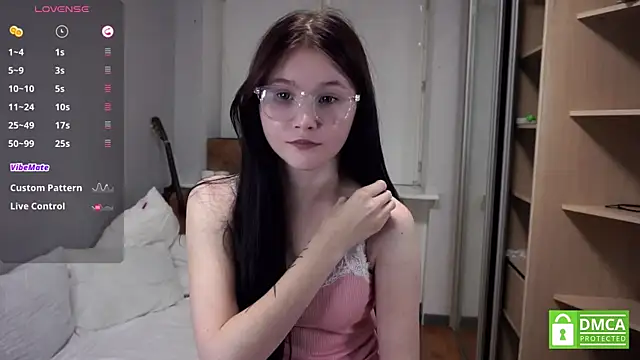 DelphaDivenere online show from 09.26.25