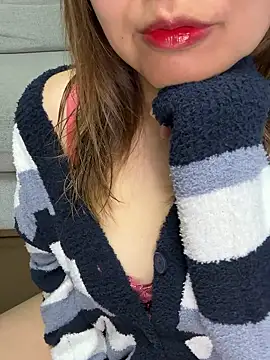 Snapshot of xxx_yuna_xxx chatting on 12.13.25 xxx yuna xxx online show from 12.13.25