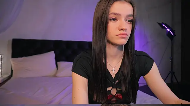 E l i z e  online show from 11.21.25