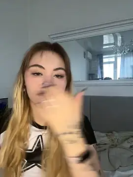 LunaMillie online show from 11.26.25