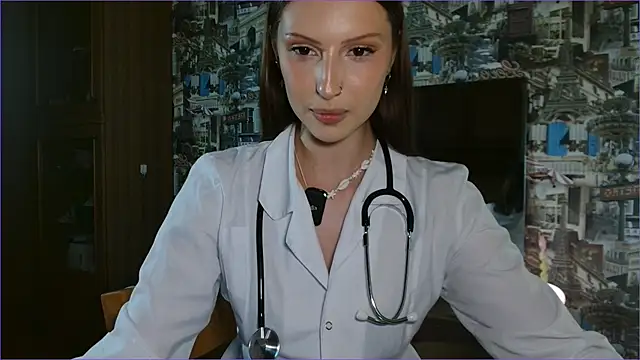 Snapshot of RuxaShade chatting on 06.26.26 RuxaShade online show from 06.26.26