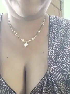 Snapshot of Geetha227 chatting on 09.28.25 Geetha227 online show from 09.28.25