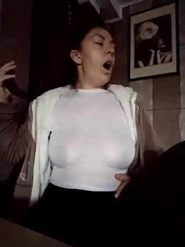 LenaBloomy online show from 11.17.25