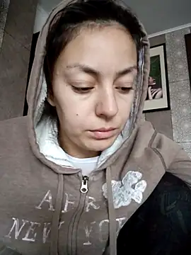 LenaBloomy online show from 11.25.25