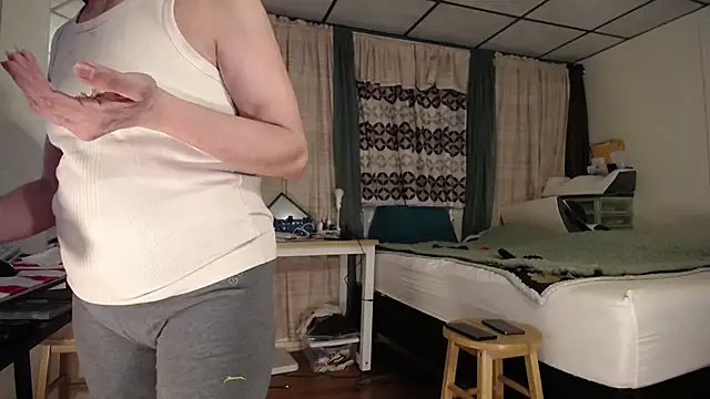 Snapshot of ANALTRAINING4U2 chatting on 03.01.25 ANALTRAINING4U2 online show from 03.01.25