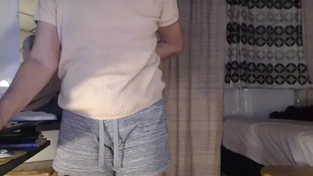 Snapshot of ANALTRAINING4U2 chatting on 10.30.25 ANALTRAINING4U2 online show from 10.30.25