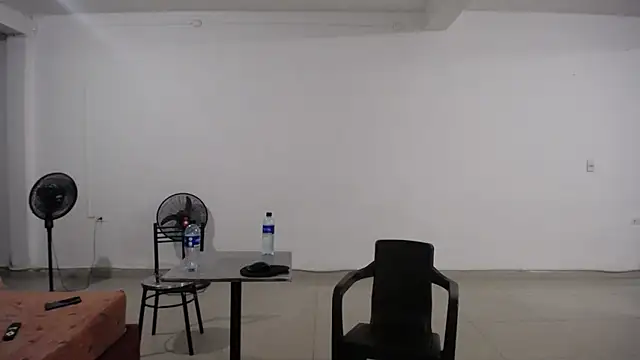 Snapshot of yohacriss chatting on 10.28.25 yohacriss online show from 10.28.25