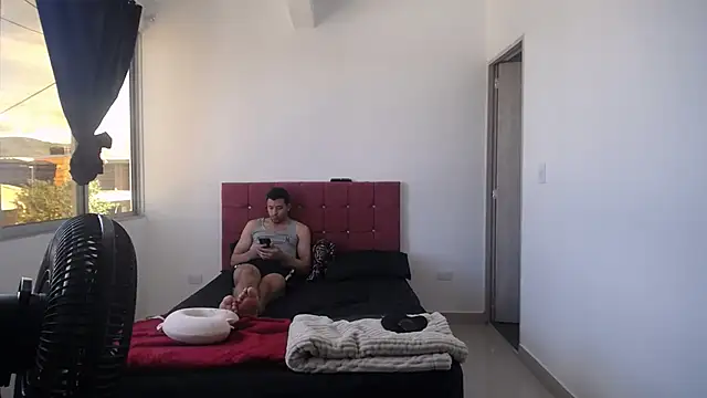 Snapshot of yohacriss chatting on 11.26.25 yohacriss online show from 11.26.25