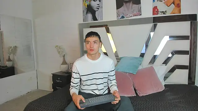 Snapshot of Jacksonflorez chatting on 09.30.25 Jacksonflorez online show from 09.30.25