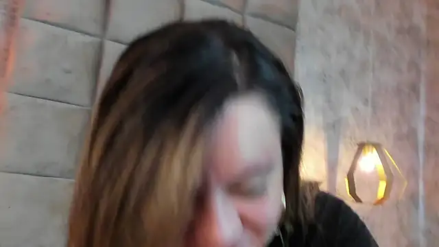 Sky Junne online show from 01.08.26