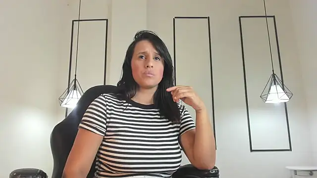 victoria fooxx online show from 10.14.25