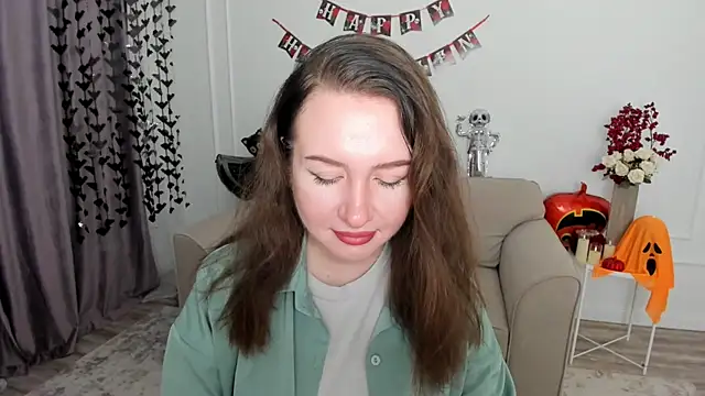 GlassOfLove online show from 10.17.25