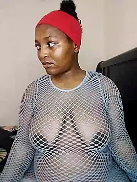 Snapshot of ThickBoityAlison_ chatting on 07.11.26 ThickBoityAlison online show from 07.11.26