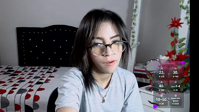 Snapshot of Coraline_Playful chatting on 09.18.25 Coraline Playful online show from 09.18.25